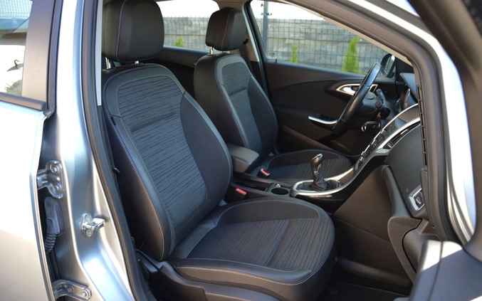 Opel Astra cena 32900 przebieg: 180000, rok produkcji 2014 z Płock małe 562